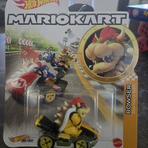 Hot Wheels Mario Kart Bowser Vehicle - Yellow and Black